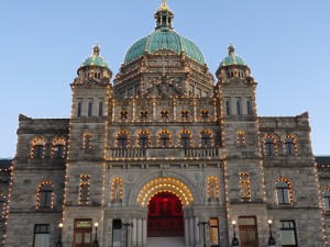 Closeup of red and yellow lights at the BC Legislature, World Hepatitis Day, 2015